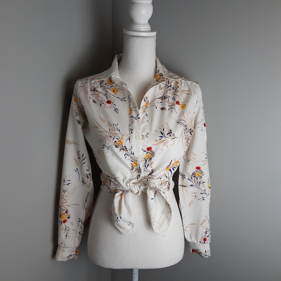 Vintage Tops - Vintage Floral Button Front Shirt
